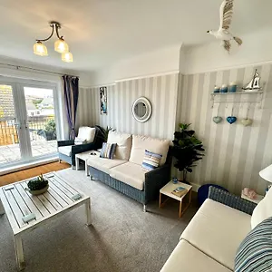 Sea View Three Bed Detached - With Parking - Next To Beach! Holiday home Bournemouth